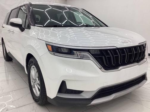 2023 Kia Carnival LX