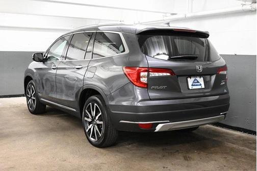 2022 Honda Pilot Touring 8-Passenger