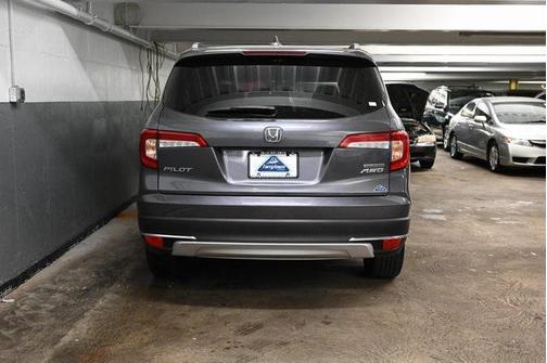 2022 Honda Pilot Touring 8-Passenger