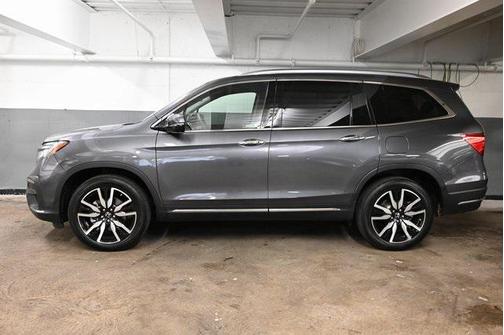 2022 Honda Pilot Touring 8-Passenger