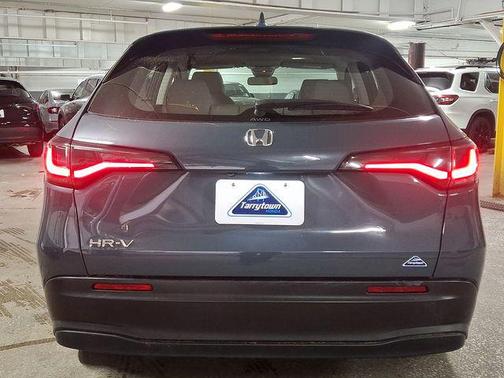 Nordic Forest Pearl 2023 Honda HR-V LX