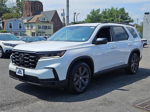 2023 Honda Pilot AWD Sport