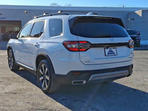 2024 Honda Pilot Touring 8-Passenger