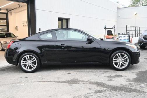 2009 INFINITI G37x Base