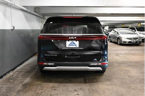 2022 Kia Carnival LXS