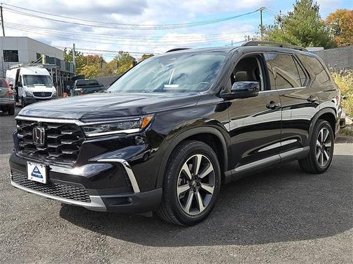 2023 Honda Pilot AWD Elite