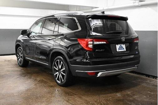 2022 Honda Pilot Touring 8-Passenger