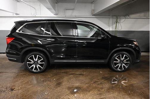 2022 Honda Pilot Touring 8-Passenger