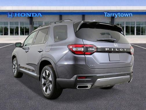 Modern Steel Metallic 2026 Honda Pilot Touring 8-Passenger