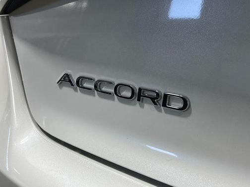 Platinum White Pearl 2026 Honda Accord SE