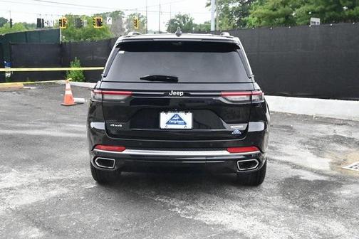 2022 Jeep Grand Cherokee Summit