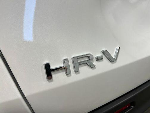 Platinum White Pearl 2025 Honda HR-V AWD Sport