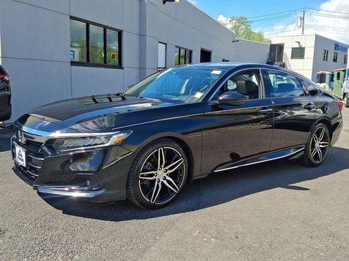 Crystal Black Pearl 2022 Honda Accord Touring 2.0T