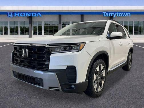 Platinum White Pearl 2026 Honda Pilot Touring 8-Passenger