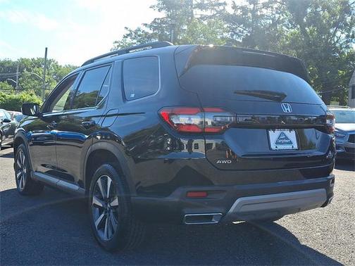 2023 Honda Pilot Touring 8-Passenger