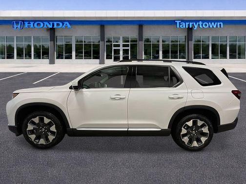 Platinum White Pearl 2026 Honda Pilot Touring 8-Passenger