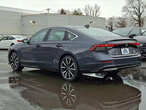 Meteorite 2023 Honda Accord Hybrid Touring