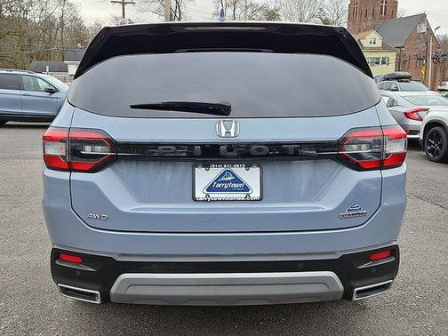 2023 Honda Pilot Touring 8-Passenger