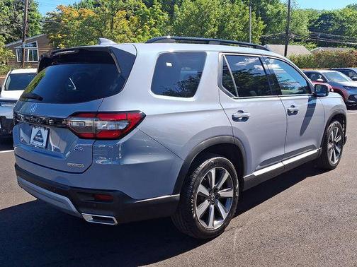 Gray 2023 Honda Pilot Touring 8-Passenger