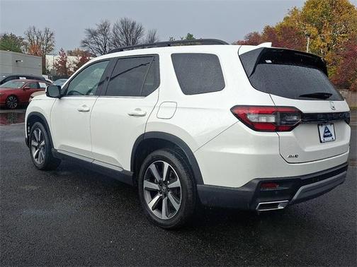 2023 Honda Pilot Touring 8-Passenger