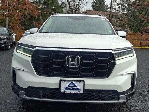 2023 Honda Pilot Touring 8-Passenger