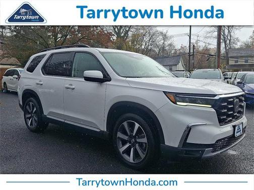 2023 Honda Pilot Touring 8-Passenger