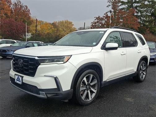 2023 Honda Pilot Touring 8-Passenger