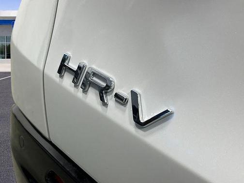 Platinum White Pearl 2027 Honda HR-V EX-L