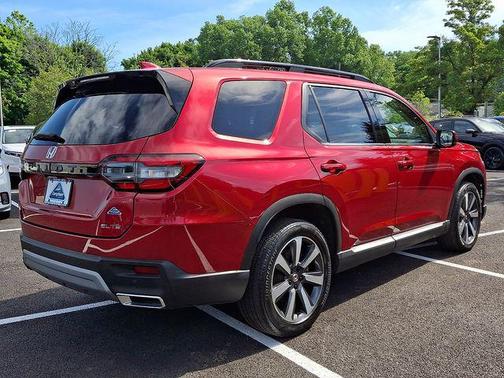 Radiant Red Metallic II 2023 Honda Pilot AWD Elite