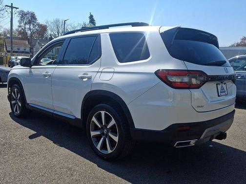 Platinum White Pearl 2025 Honda Pilot Elite