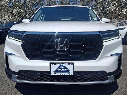 Platinum White Pearl 2025 Honda Pilot Elite