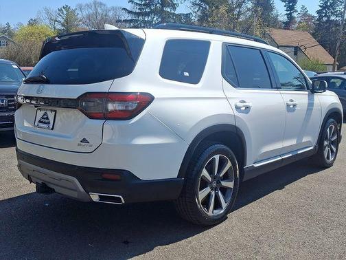 Platinum White Pearl 2025 Honda Pilot Elite