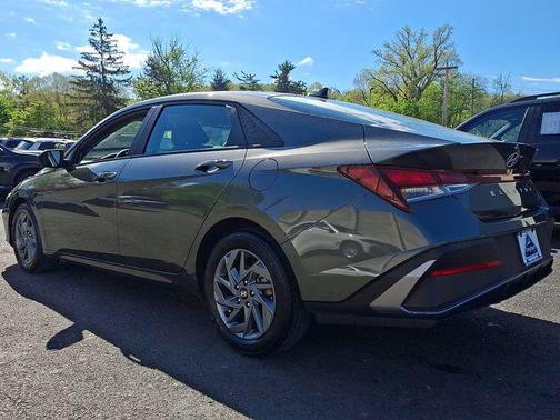 Amazon Gray 2024 Hyundai ELANTRA SEL