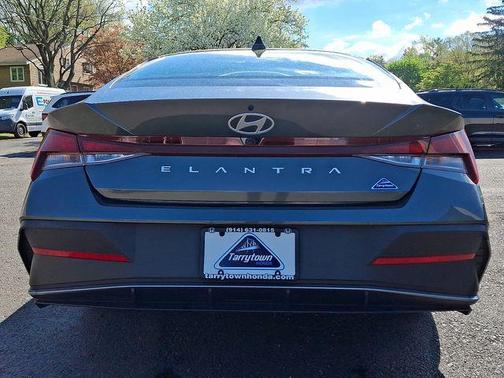 Amazon Gray 2024 Hyundai ELANTRA SEL