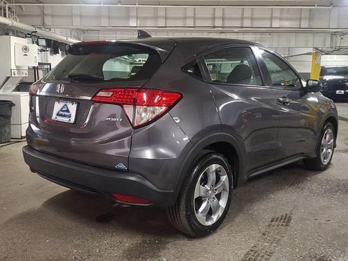 Modern Steel Metallic 2022 Honda HR-V LX