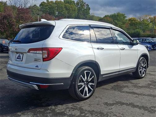 2022 Honda Pilot Touring 8-Passenger