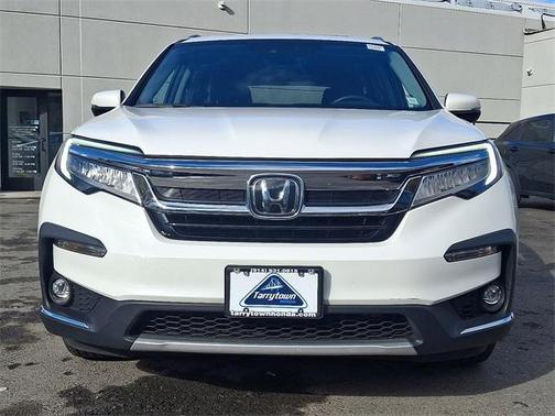 2022 Honda Pilot Touring 8-Passenger