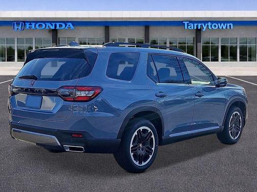 Sonic Gray Pearl 2026 Honda Pilot Touring 8-Passenger