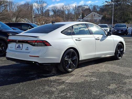 2023 Honda Accord Hybrid Sport-L