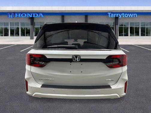 Platinum White Pearl 2026 Honda Odyssey Touring