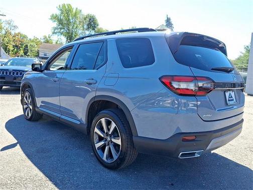 2024 Honda Pilot Touring 8-Passenger