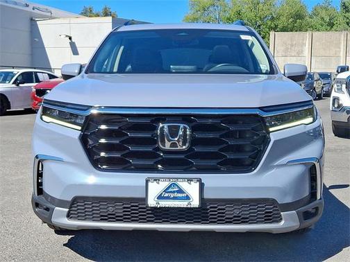 2024 Honda Pilot Touring 8-Passenger