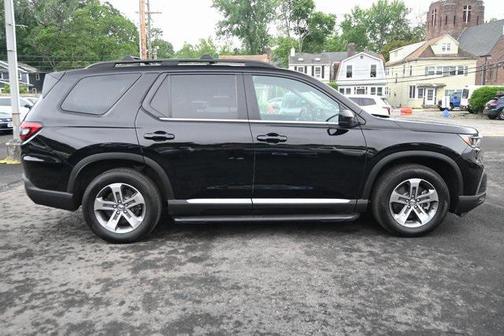 2023 Honda Pilot AWD EX-L 8 Passenger