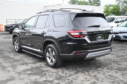 2023 Honda Pilot AWD EX-L 8 Passenger