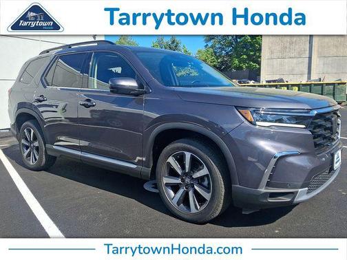 Modern Steel Metallic 2023 Honda Pilot Touring 8-Passenger