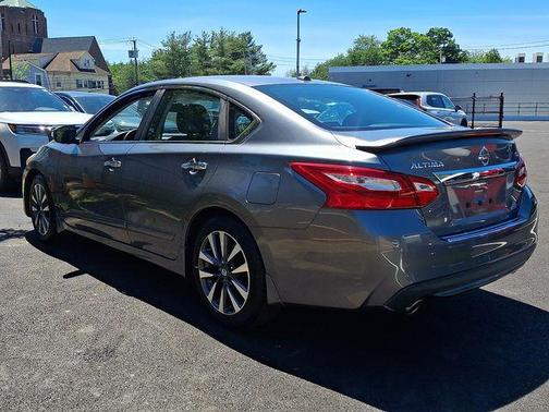 Gun Metallic 2016 Nissan Altima 2.5 SL