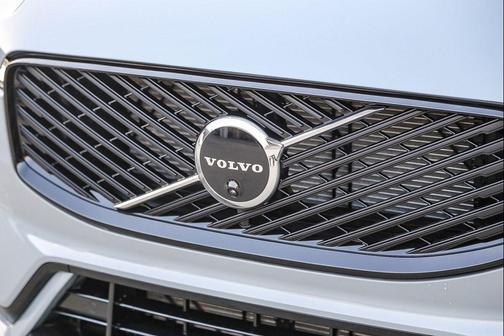 Vapour Grey Metallic 2026 Volvo XC60 B5 Ultra