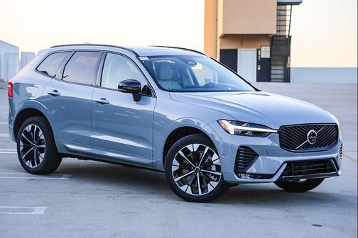Vapour Grey Metallic 2026 Volvo XC60 B5 Ultra