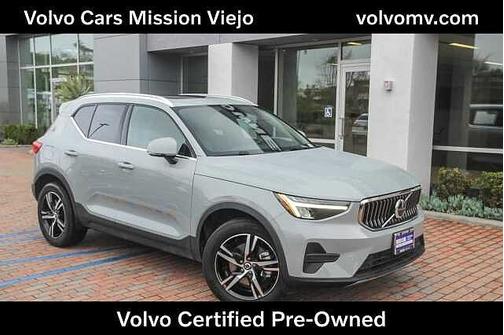 2025 Volvo XC40 Core