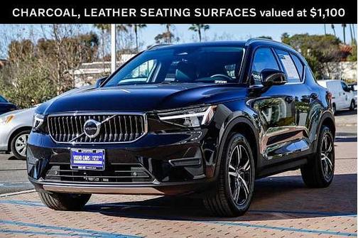 2025 Volvo XC40 Core